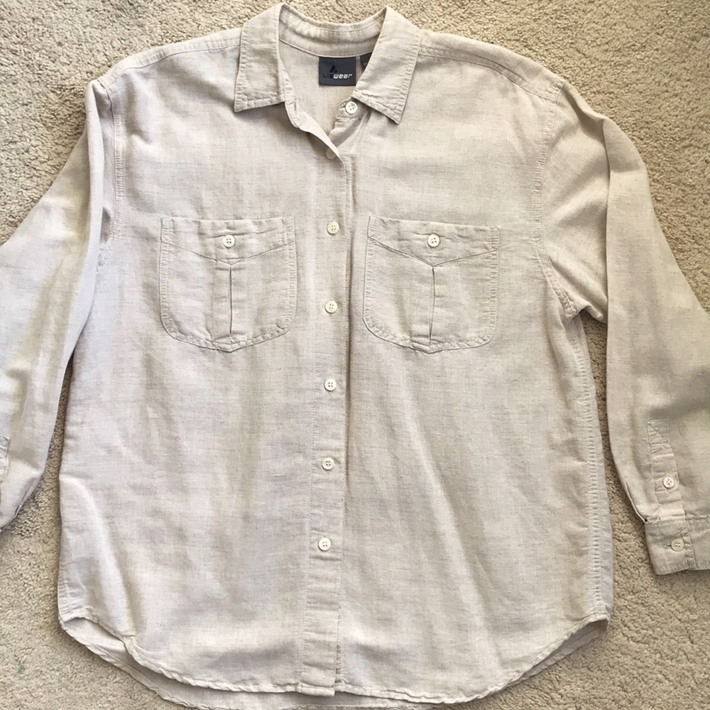 LIZ CLAIBORNE TOP 😃